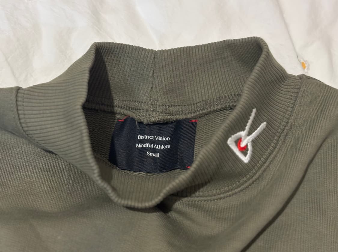 디스트릭트 비전 스웻셔츠 상품이미지4