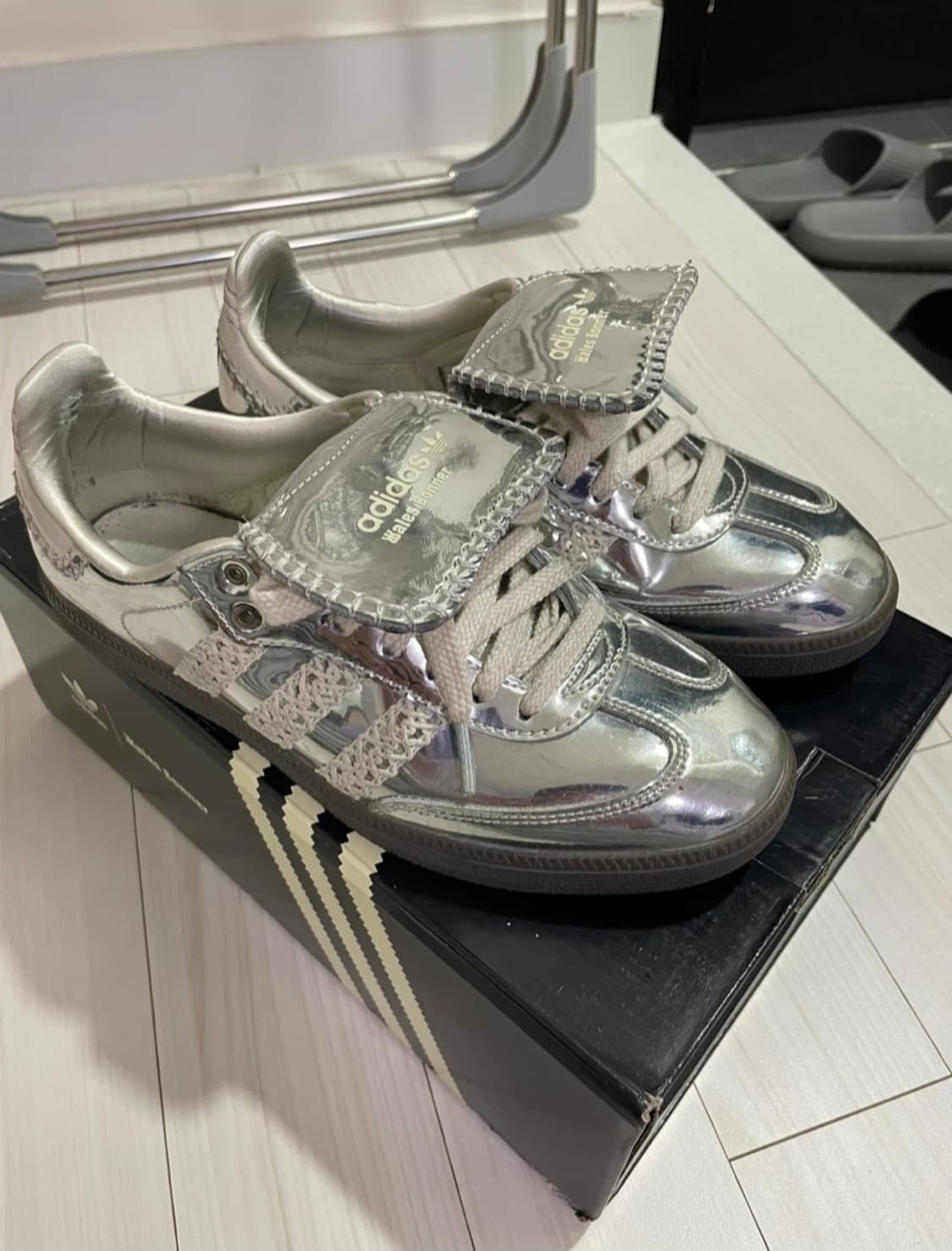 아디다스 웨일스보너 메탈릭실버 255 상품이미지1