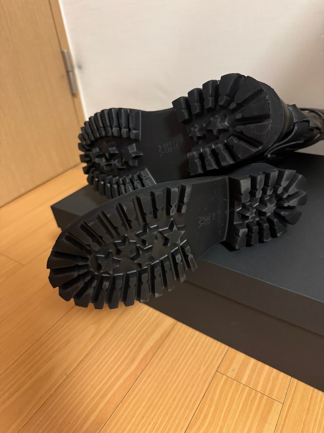 야세x나와야시 벨티드 홀스 하이드 부츠 블랙 상품이미지4