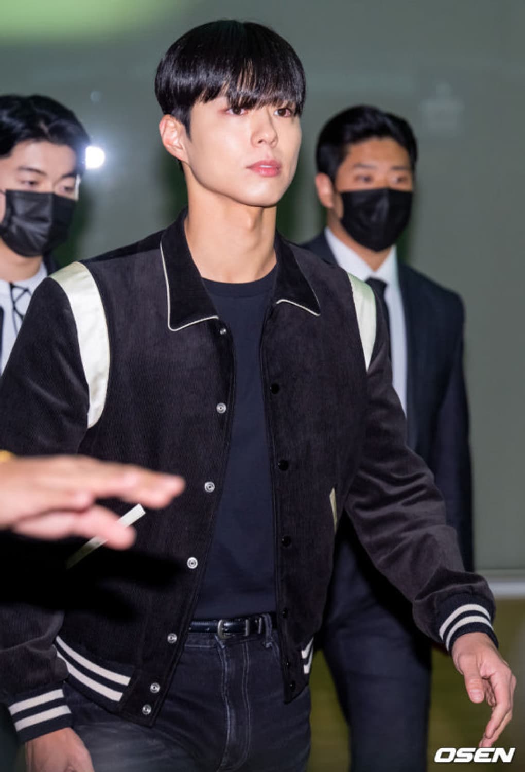 셀린느 바시티 코듀로이 자켓 48 상품이미지3