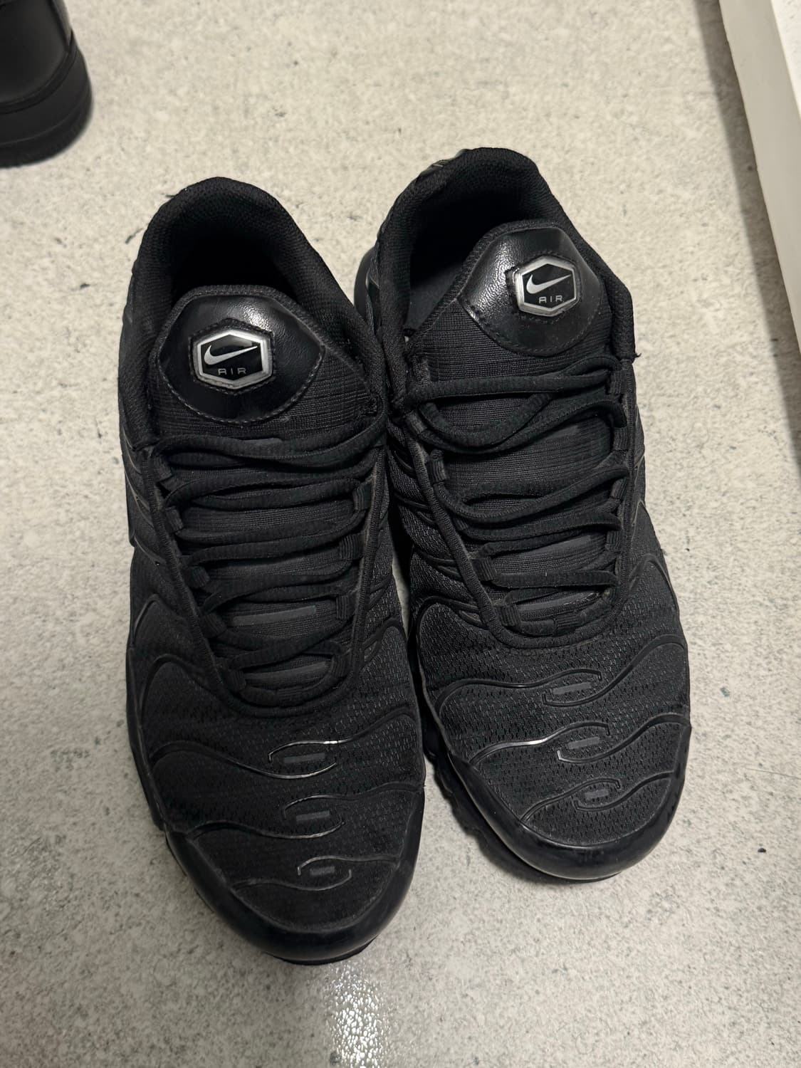 나이키 에어맥스 플러스 트리플 블랙 265 상품이미지2