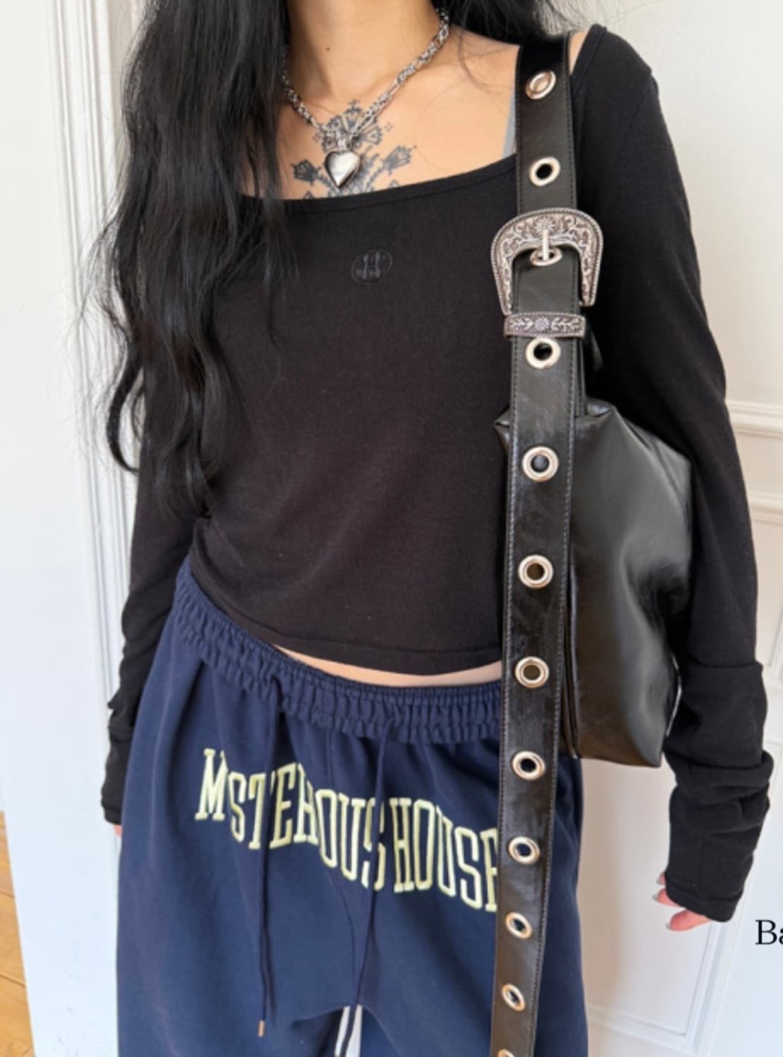 더미스테리어스호텔 린넨 스퀘어 탑 상품이미지1