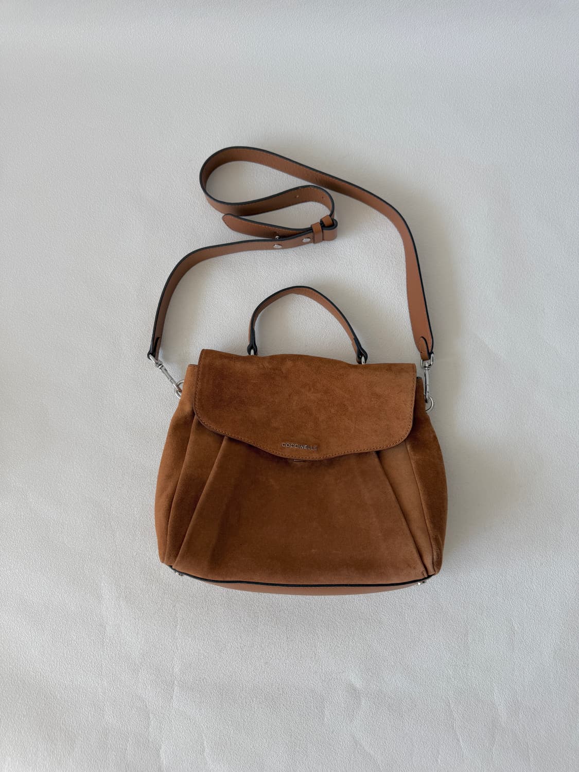 코치넬리(COCCINELLE) 스웨이드&레더 토트백(크로스 가능) 상품이미지1