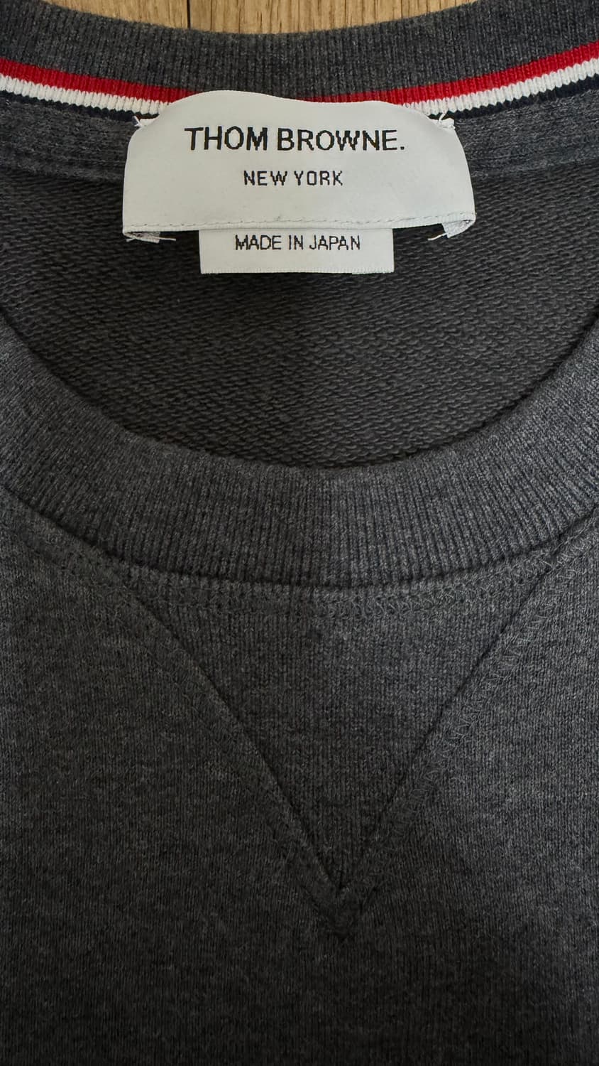 톰브라운 클래식 루프백 4-바 스웨트셔츠 - Dark Grey 상품이미지3