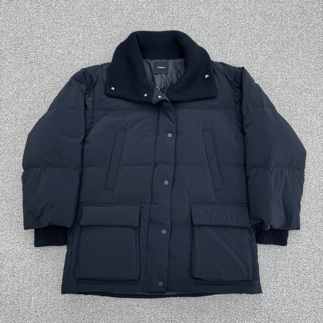 띠어리 패딩  상품이미지2