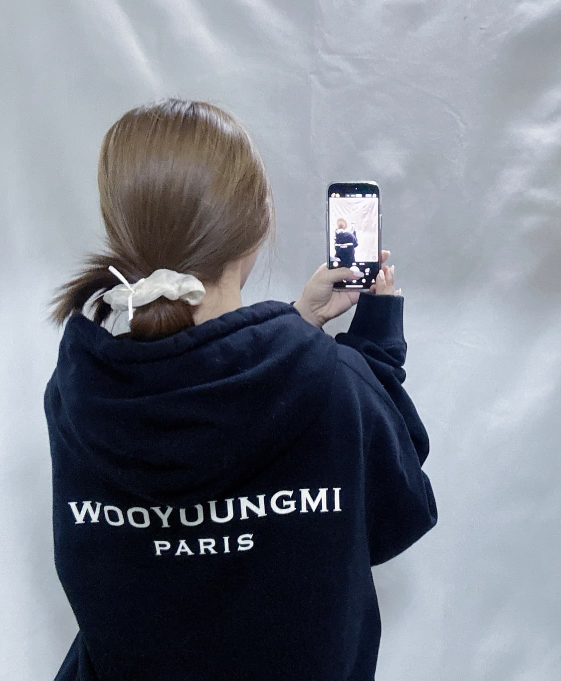 우영미 백로고 블랙 후드  상품이미지1