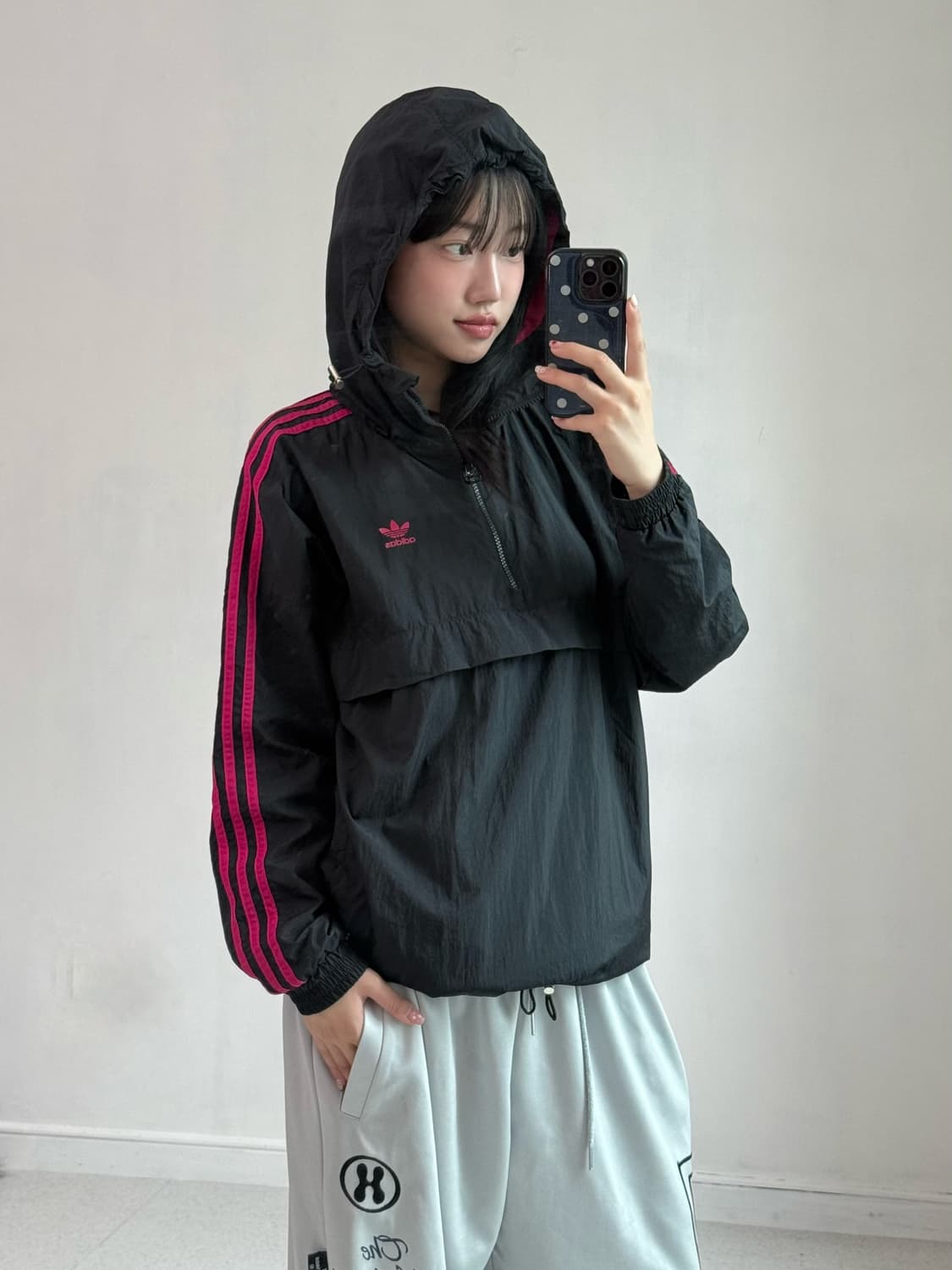 아디다스 블랙핑크 후드 반집업 상품이미지3