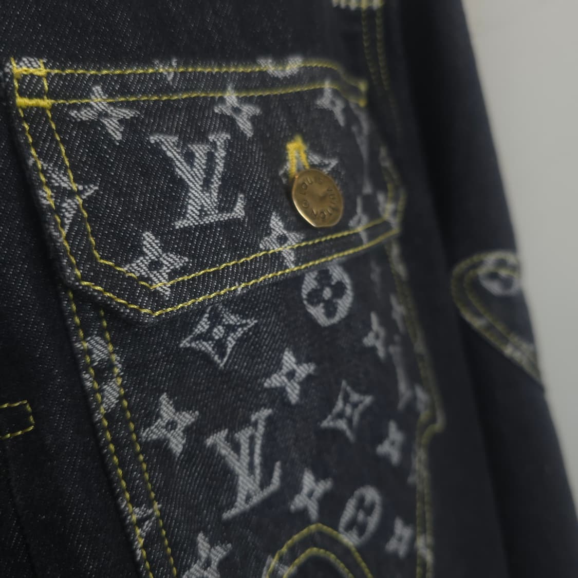 [정품/중고] 루이비통x니고 크레이지 데님 자켓 상품이미지3