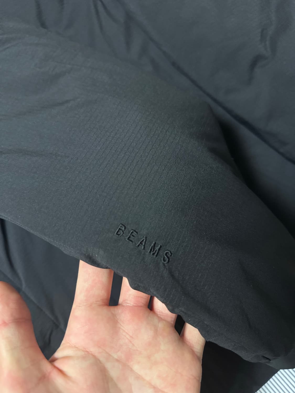 아크테릭스 x 빔즈 아톰 AR 후디 블랙 골드 상품이미지8