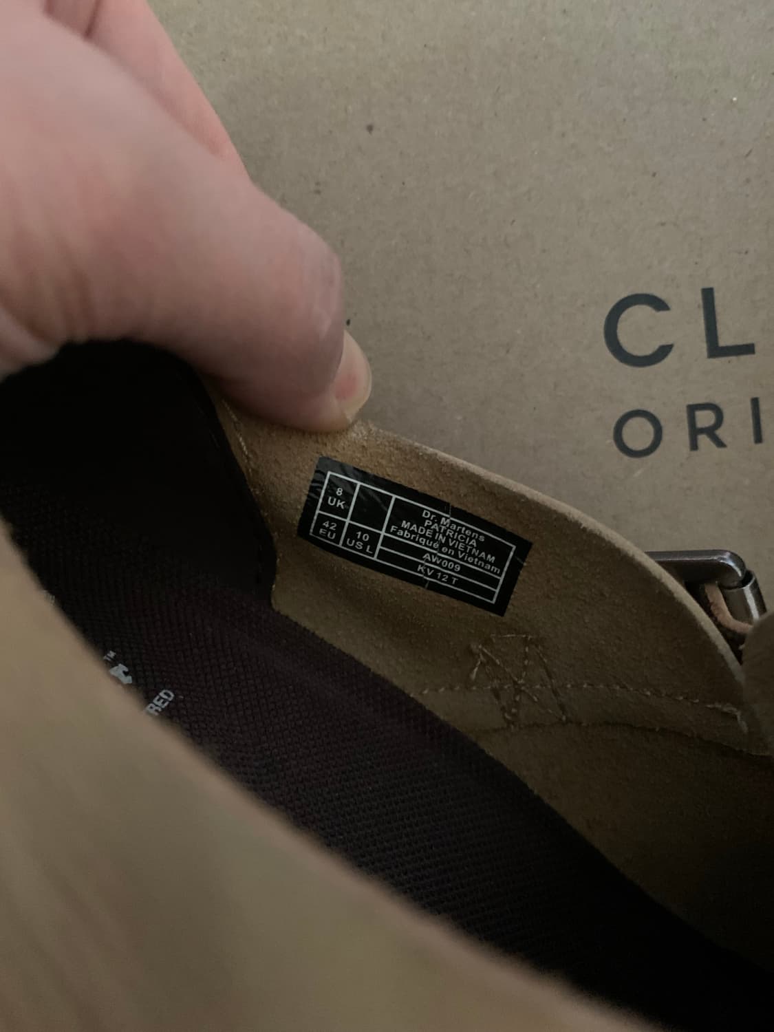 닥터마틴 패트리샤 베이지 사이즈는 EU42, UK8, US10 상품이미지3