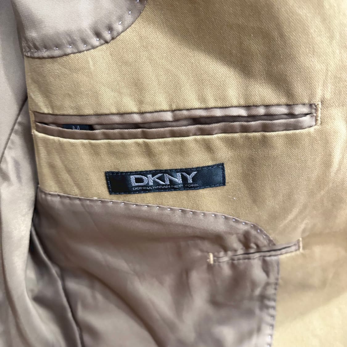 도나카란 뉴욕 코튼 테일러드 자켓 싱글 버튼 레더 카라 배색 베이지 상품이미지6