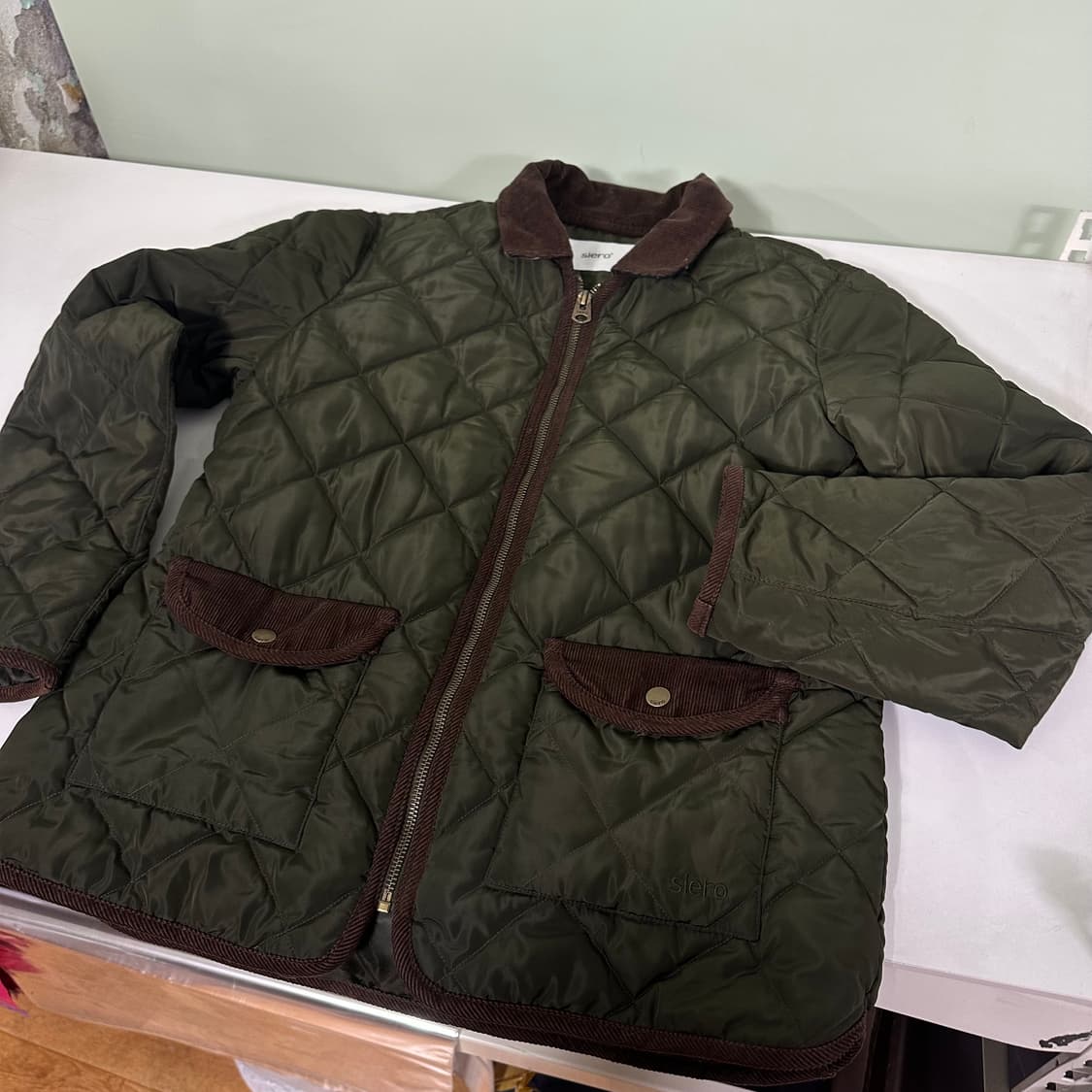 우먼M 시에로 카키 코듀로이배색 누빔 퀼팅자켓 상품이미지1