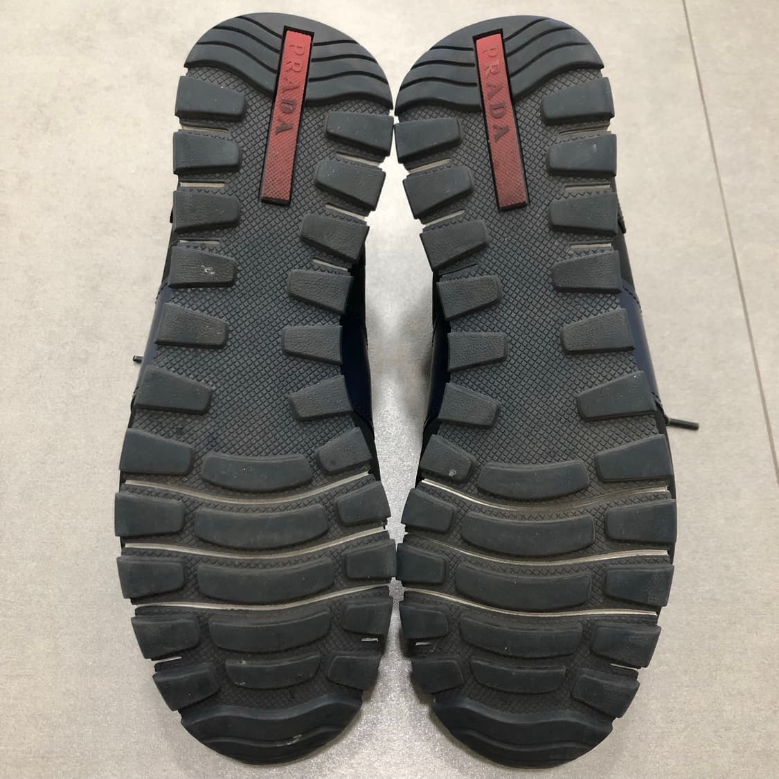 프라다 블랙 스니커즈 10 상품이미지7