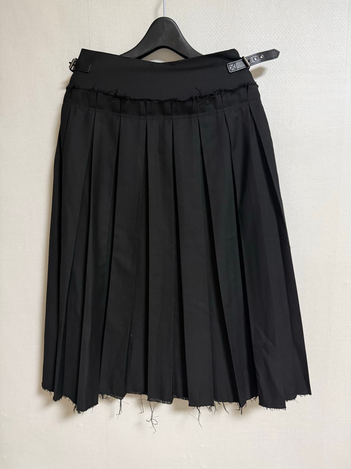 MILLO WOMEN Buckle pleated skirt 상품이미지2