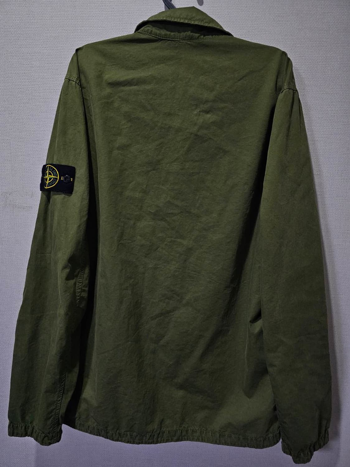 정품 22FW 스톤아일랜드 투포켓 101WN 오버셔츠 100/L 상품이미지4