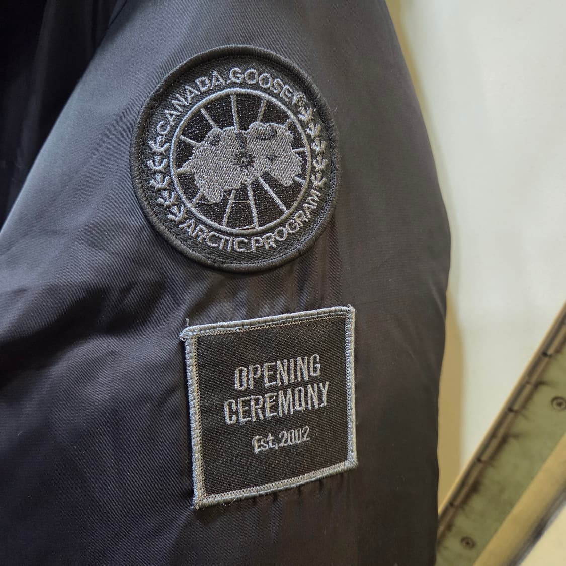 캐나다구스x오프닝 세레모니 패딩 상품이미지2