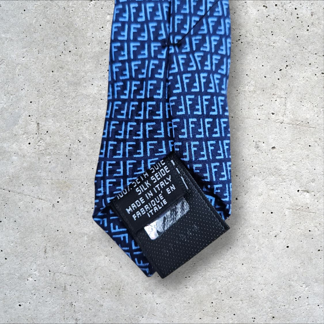 펜디 모노그램 패턴 넥타이  상품이미지4
