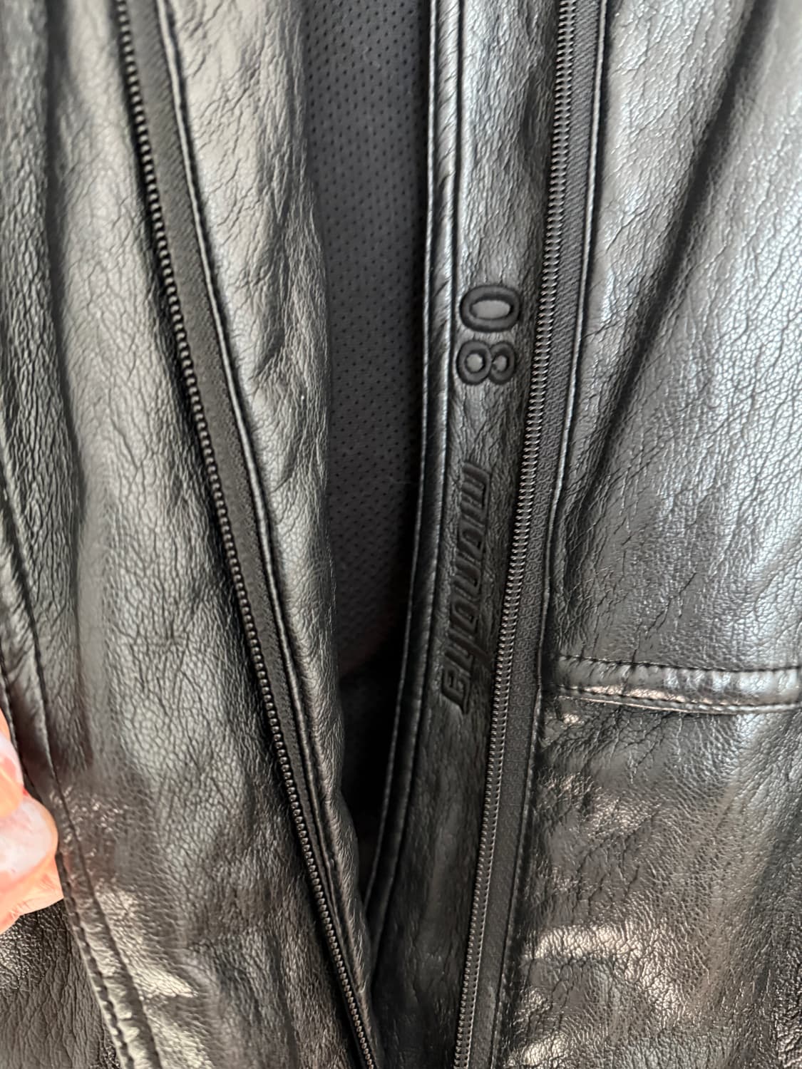 모노하 Leather hooded jumper 모노하 faux 레더 점퍼 상품이미지4