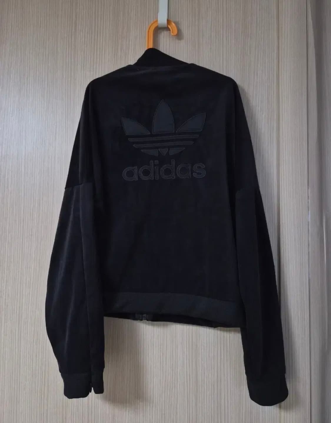 아디다스 벨벳 트랙탑 상품이미지2