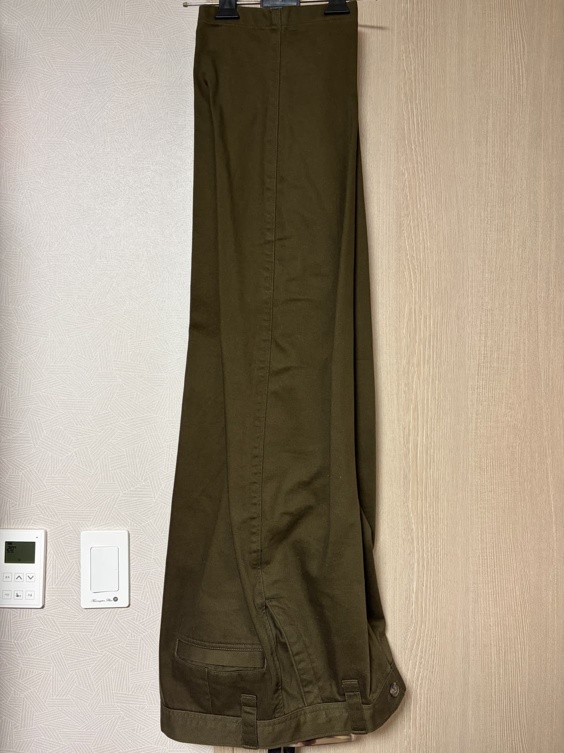 유니클로u 와이드핏치노팬츠 76사이즈 카키 상품이미지1