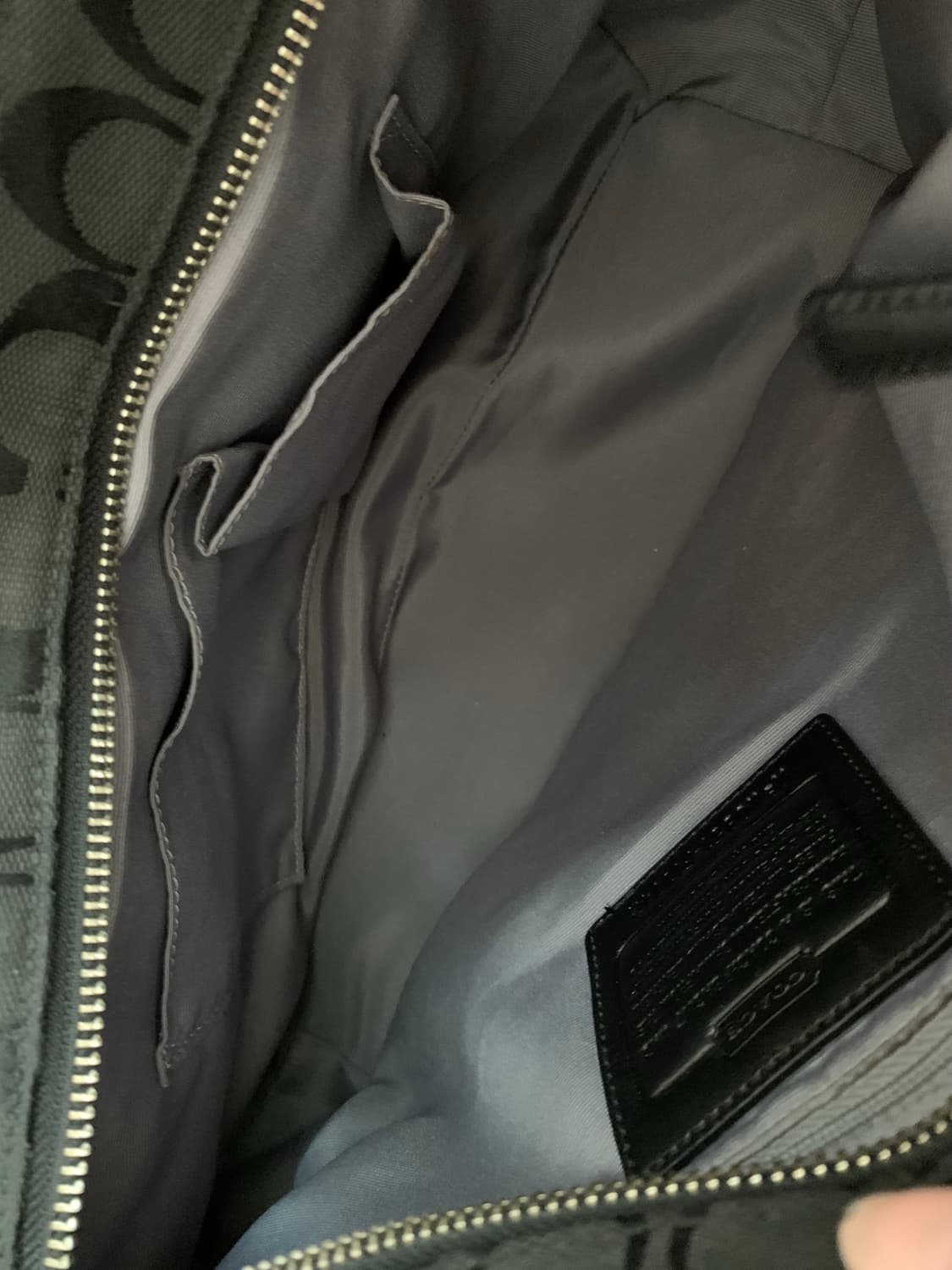 희귀 🖤 Coach 시그니처 올블랙 숄더백 상품이미지9