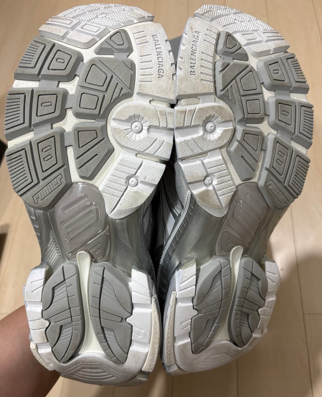 발렌시아가 러너 2.0 화이트 실버 그레이 43 상품이미지6