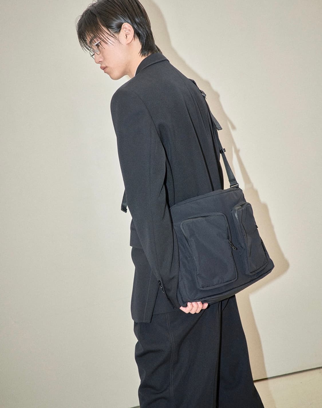 마지 언타이틀 PRT 랩탑 메신저백 블랙 상품이미지1