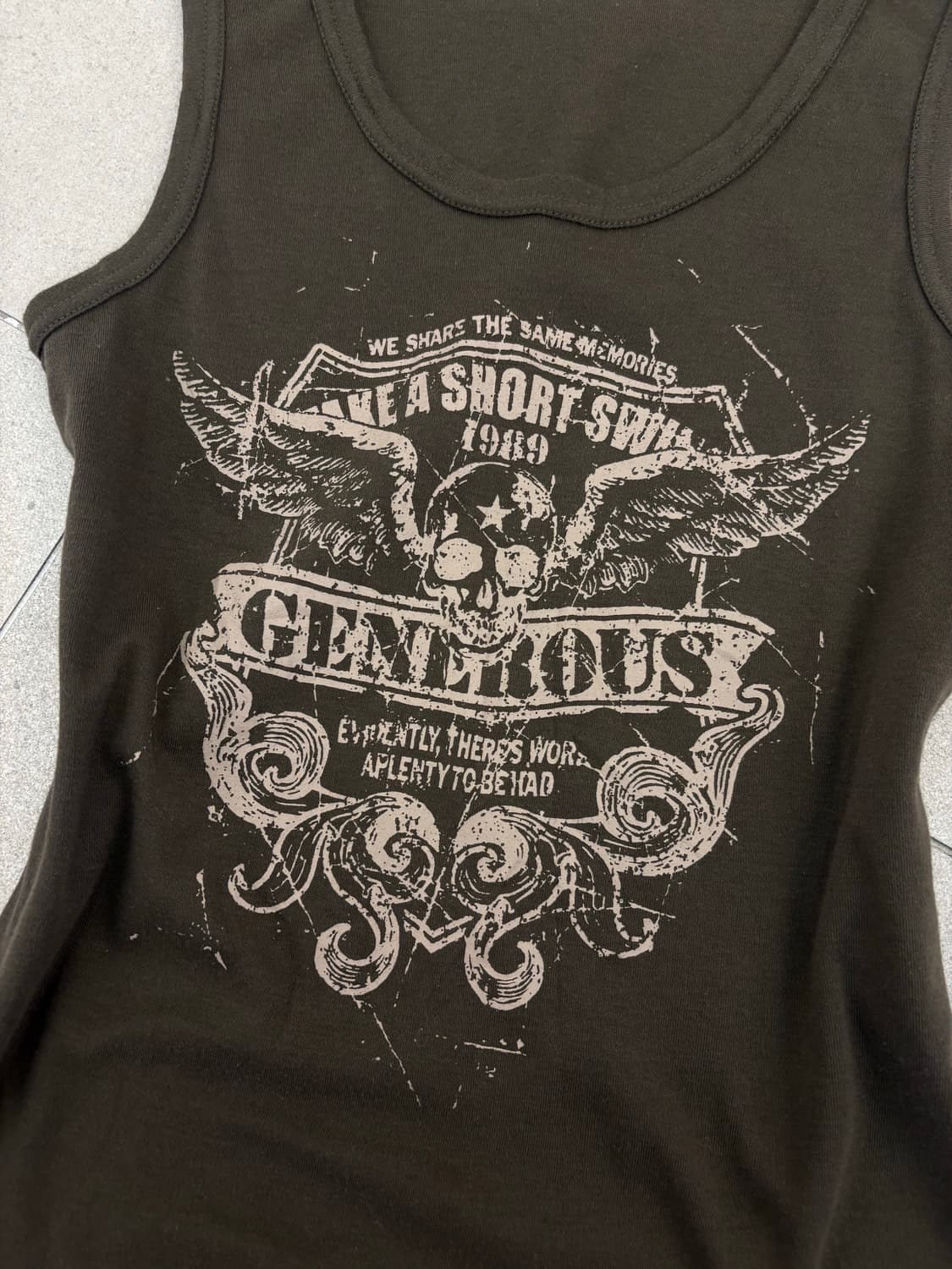 카키 해골 프린팅 슬리브리스 상품이미지2