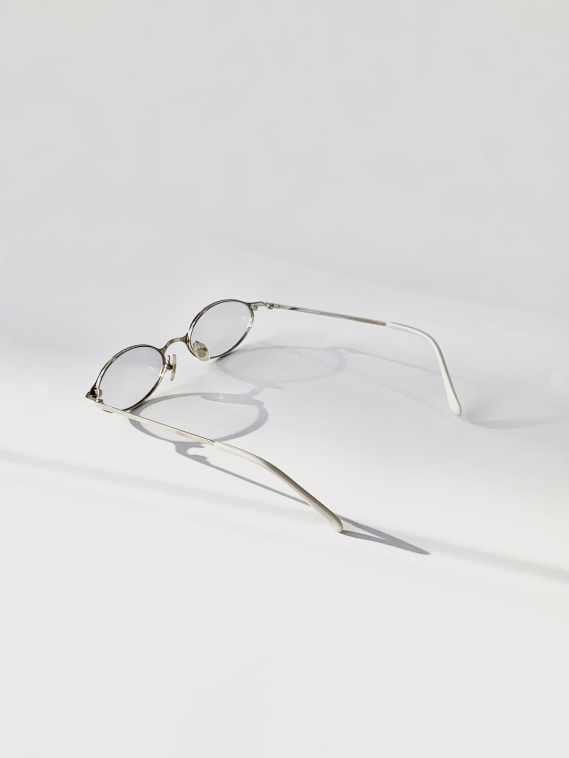 [픽키-487] 실버 틴 컬러 미니멀 메탈 오벌 안경 경량 미니멀 상품이미지5
