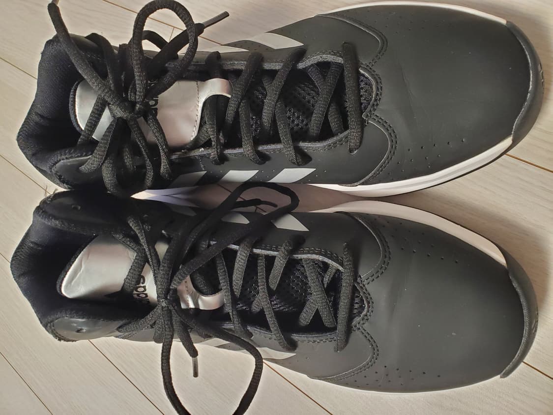 아디다스 아이솔레이션 2 스니커즈 농구화270

바닥닳음 거의없고 하자오 상품이미지4