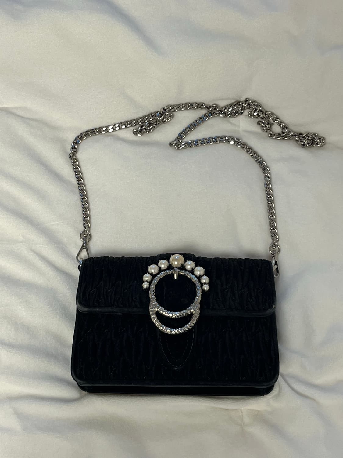 미우미우 마테라쎄 벨벳 체인백 상품이미지1