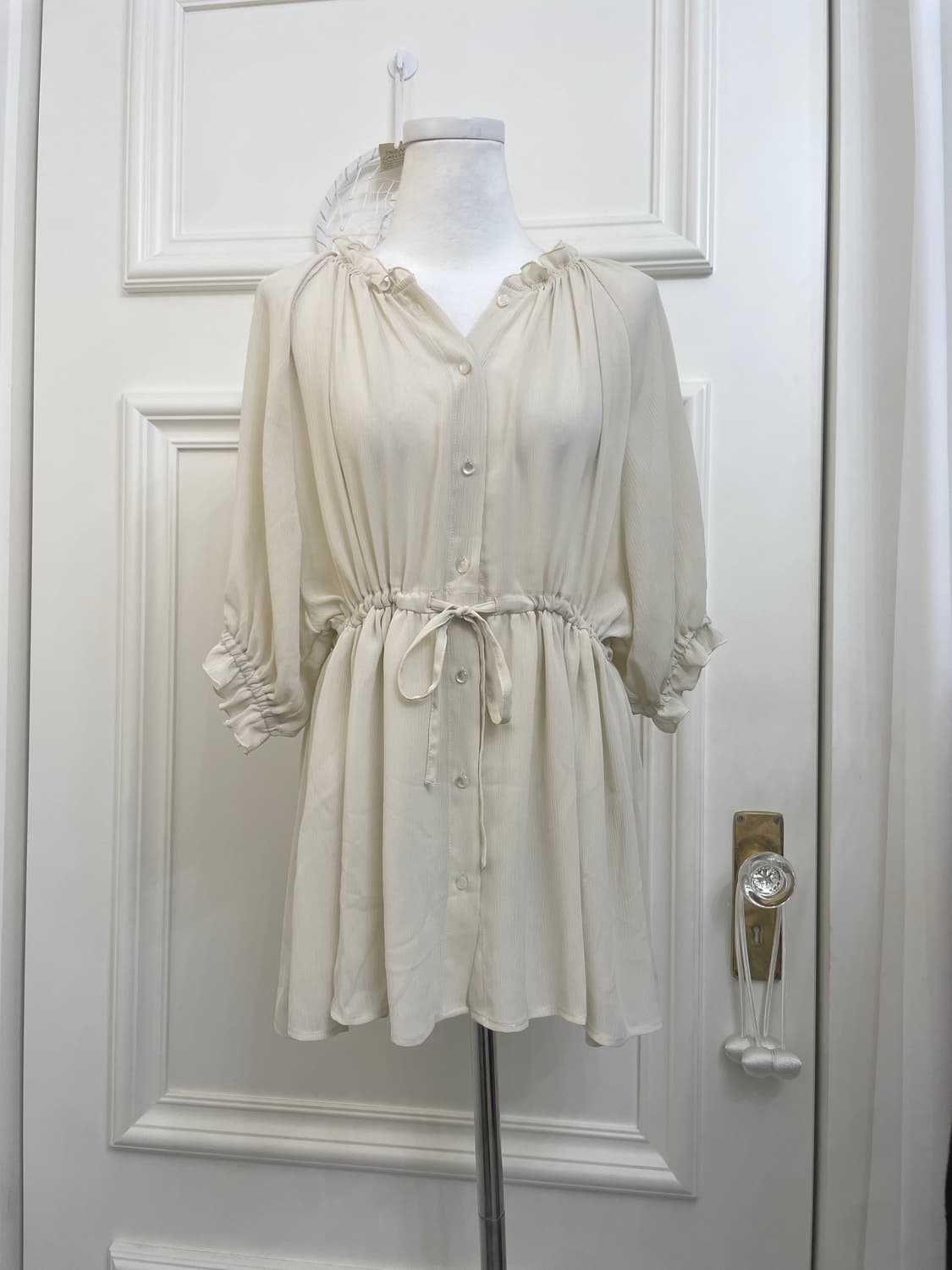 ivory neck shirring waist bow blouse 상품이미지1