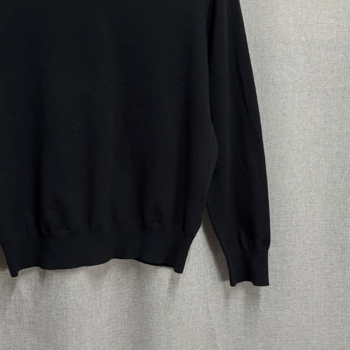 [L] 무신사 스탠다드 라운드 블랙 니트 상품이미지3