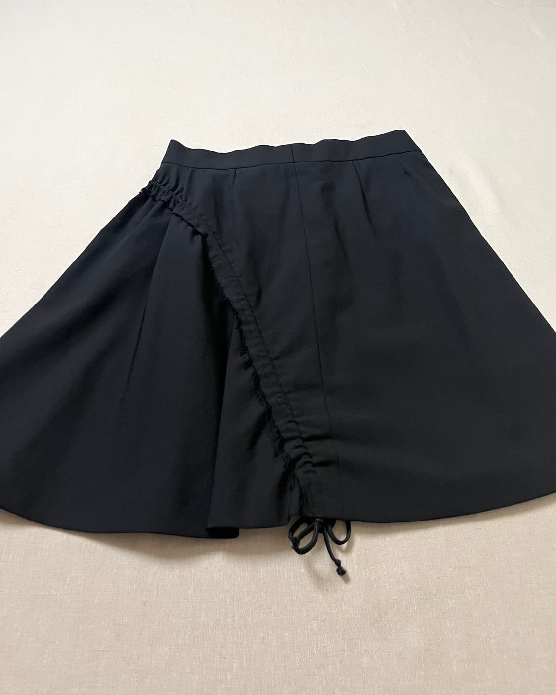 꼼데가르송 비대칭 셔링 스커트 comme des garcons 치마 상품이미지9