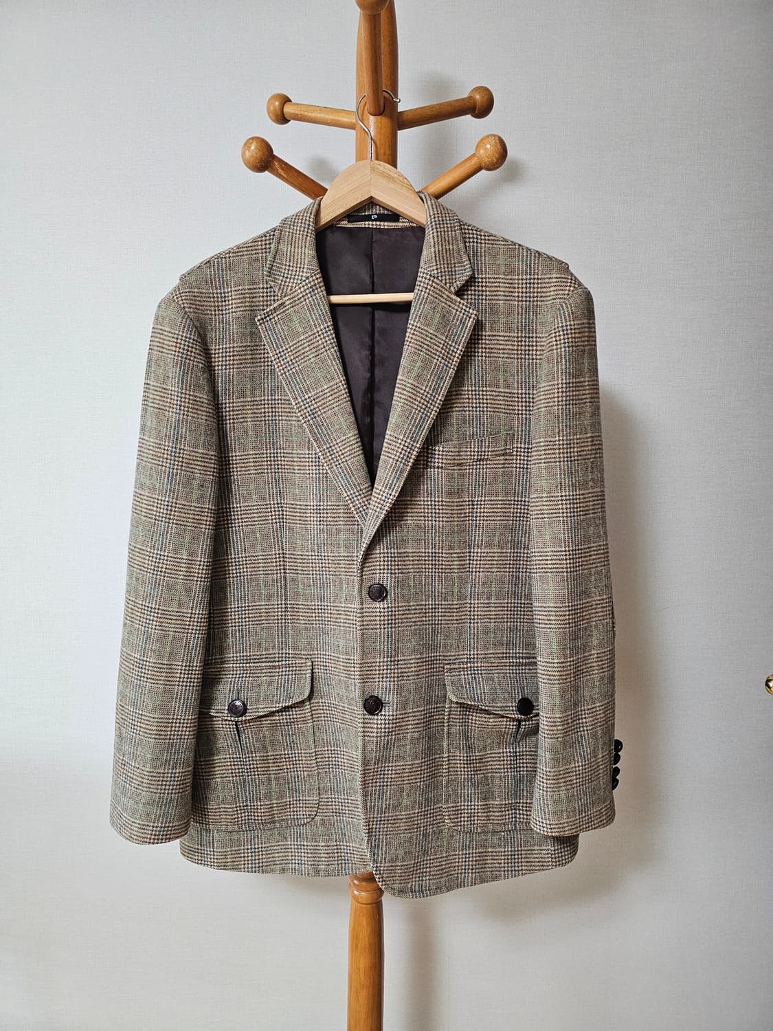 피에르가르뎅 캐주얼 울 체크 자켓 (100사이즈)

 상품이미지1