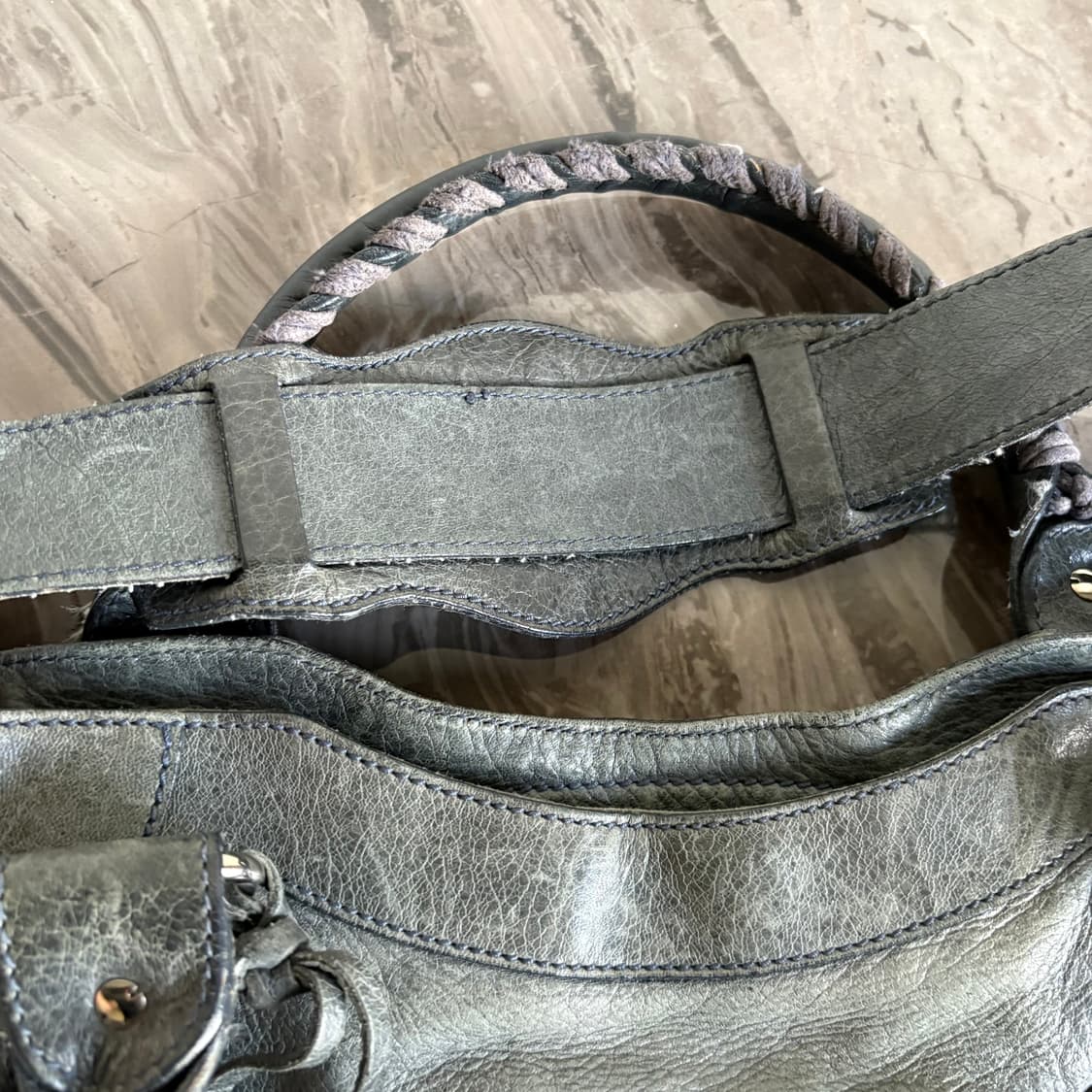 발렌시아가 모터백 다크 그린 상품이미지4