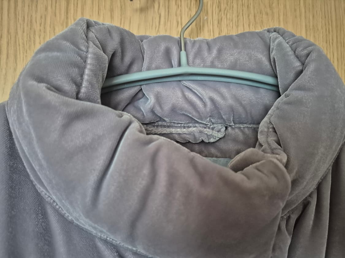 Badee 배디 벨루어 바시티 패딩 실버 상품이미지6