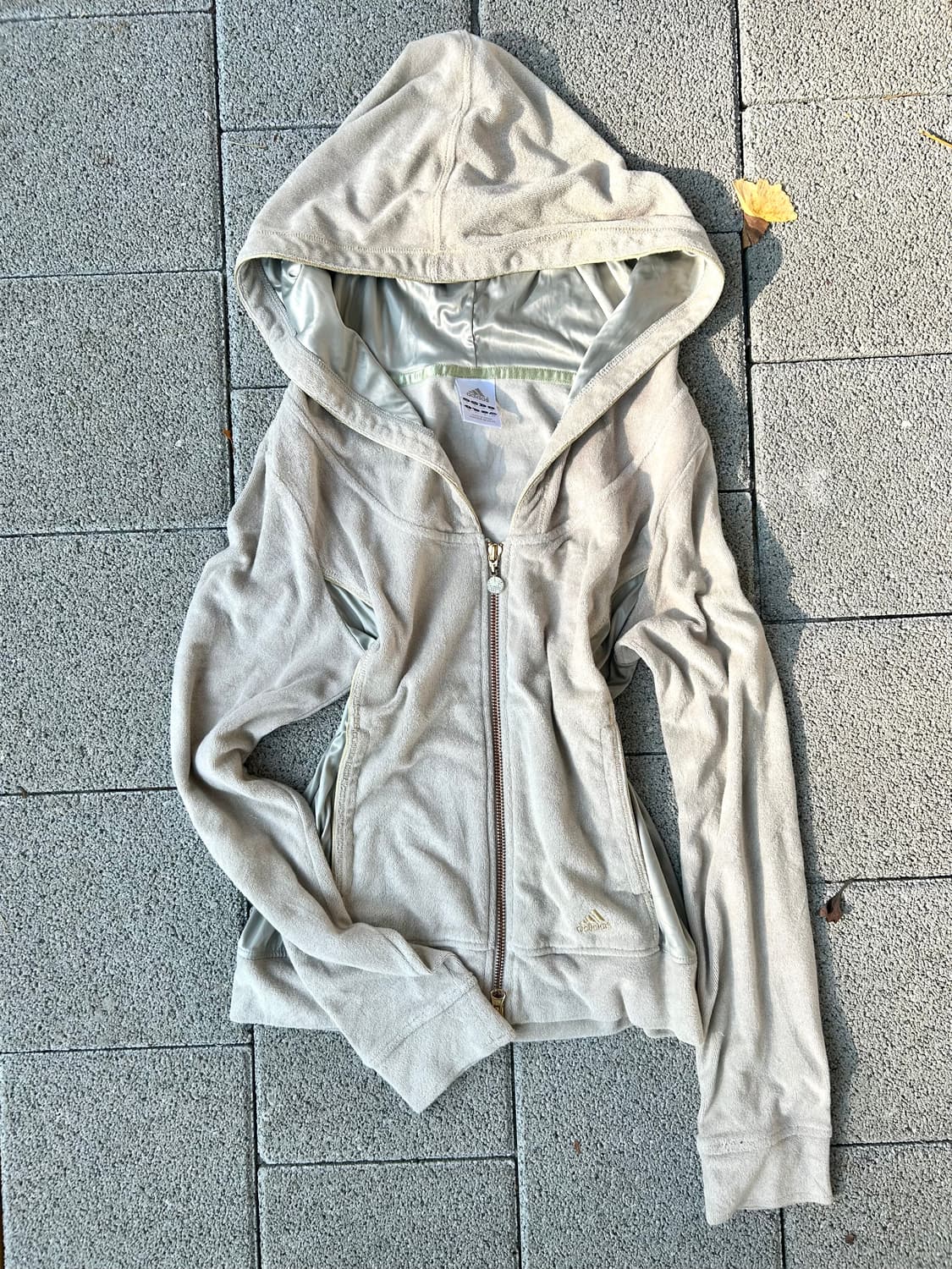 2000s 아디다스 y2k 글리터 아이보리 딱붙 후드집업 상품이미지1