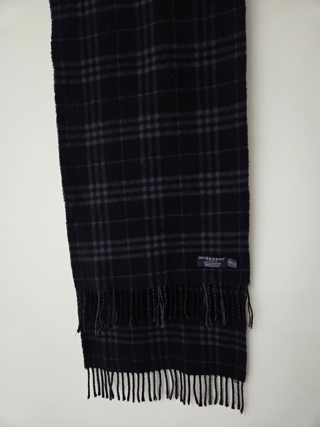 버버리 정품 캐시미어 100% 노바체크 머플러(블랙) 상품이미지2