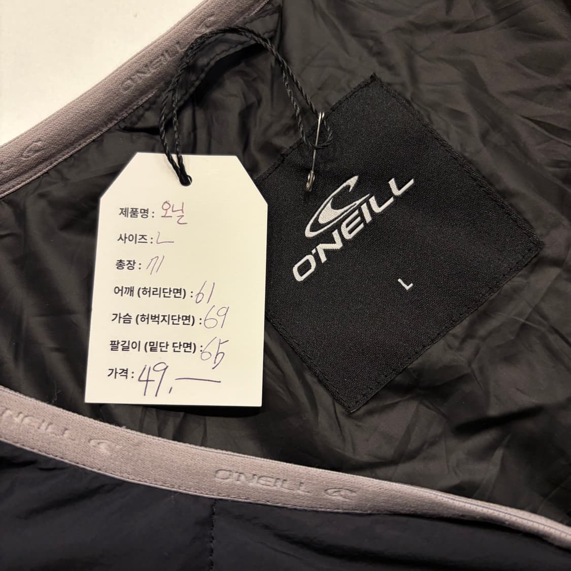 [L] 오닐 퀄팅 플리스 배색 자켓 블랙 C52 상품이미지4