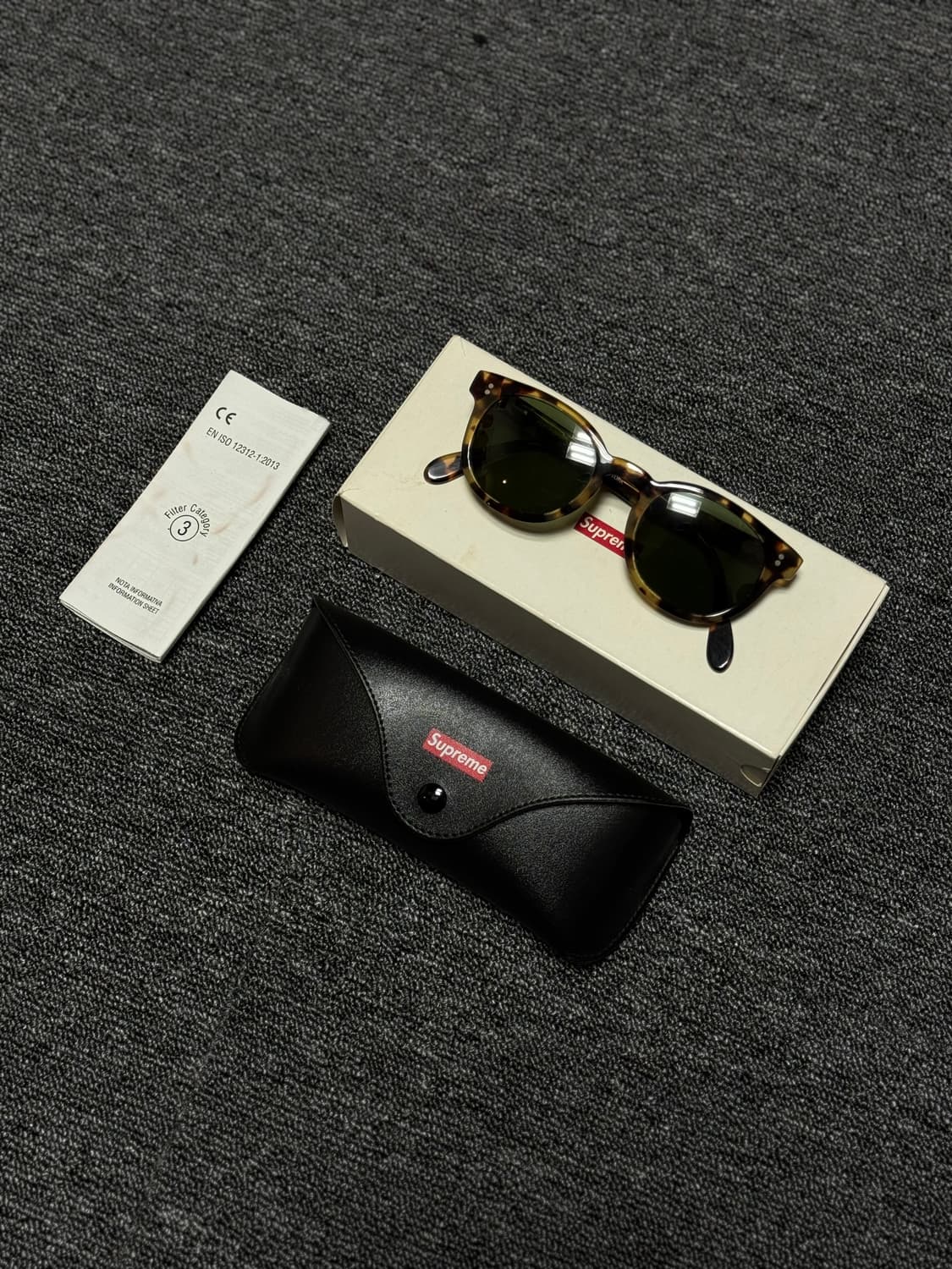 슈프림 선글라스 상품이미지1