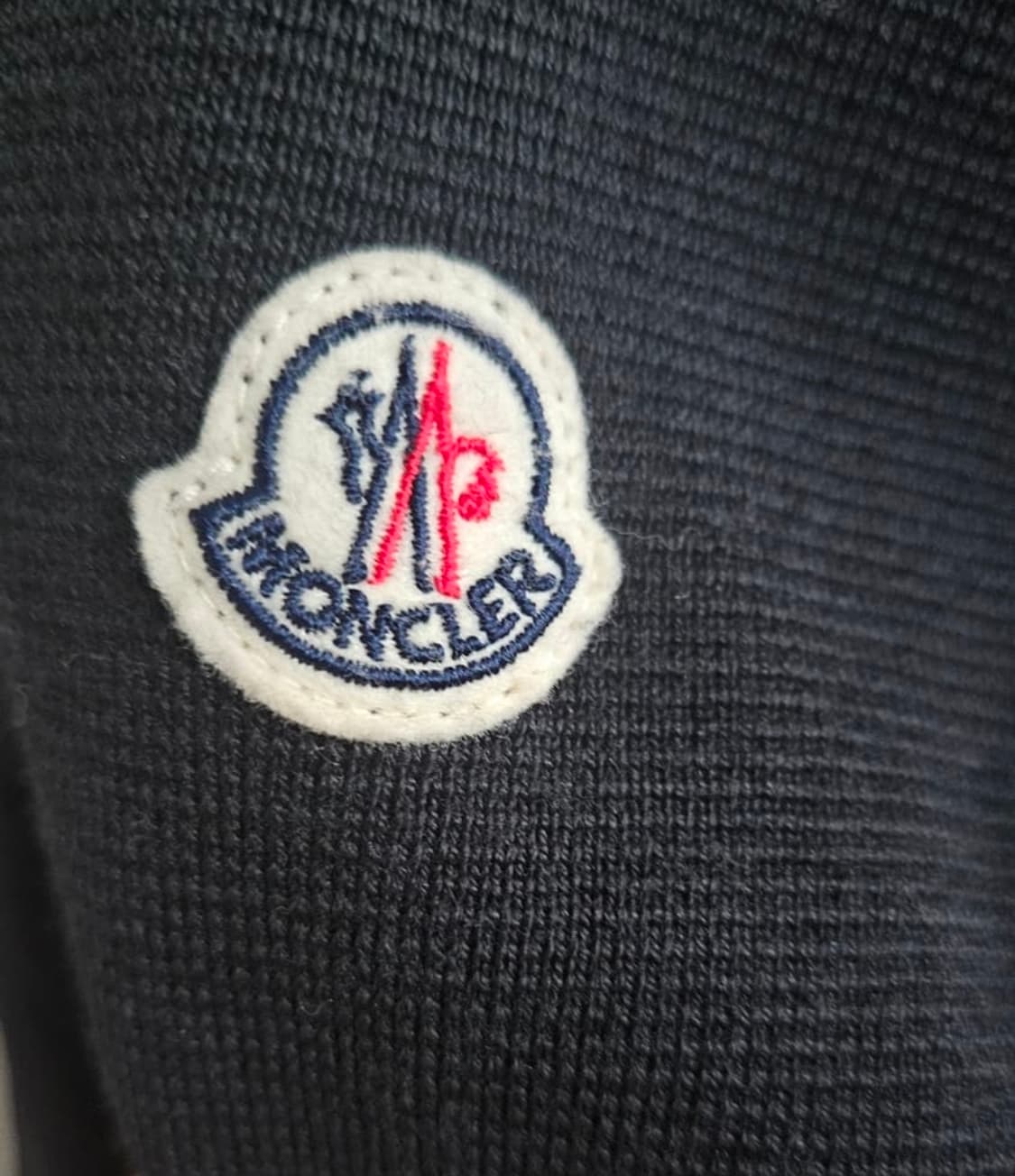 몽클레어 김현우 니트패딩 24FW 상품이미지3