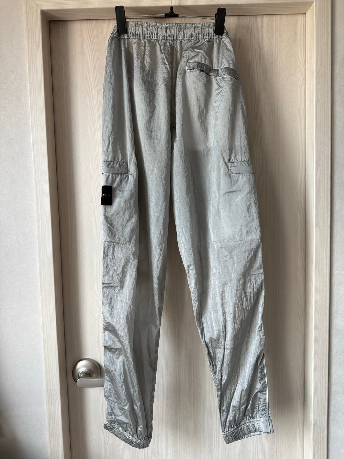 [32] 스톤아일랜드 나일론메탈 가먼트다이 팬츠 아이스 상품이미지2