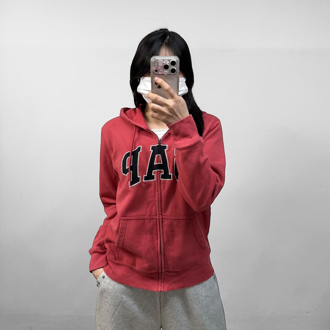 갭 Gap 스펠 로고 후드집업 레드 상품이미지1