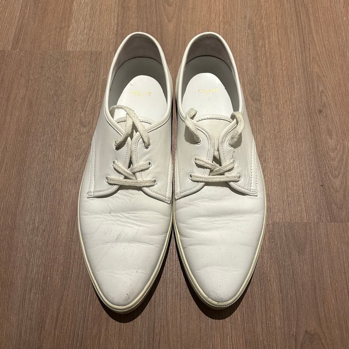 셀린느 옴므 포인티드 토 레이스업 스니커 즈 (화이트 카프스킨) 상품이미지3