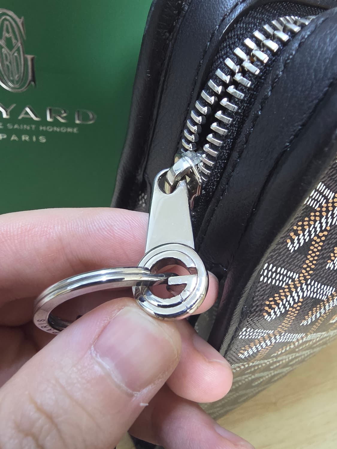 고야드 쥬방스 클러치 GM사이즈 블랙 색상 판매합니다 상품이미지8