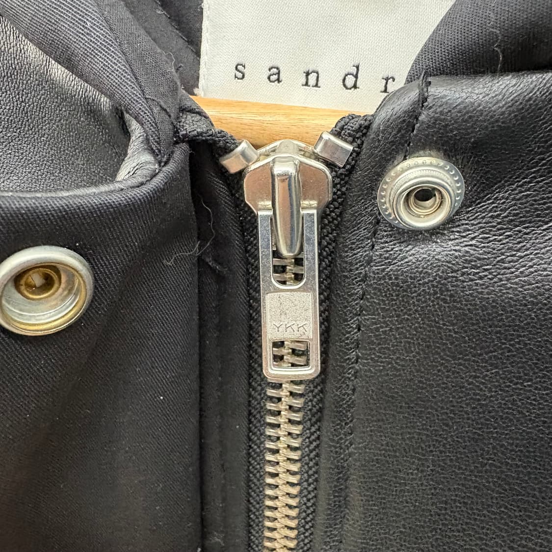 산드로 블랙 후드 퍼 트리밍 가죽 자켓 여/M 상품이미지4