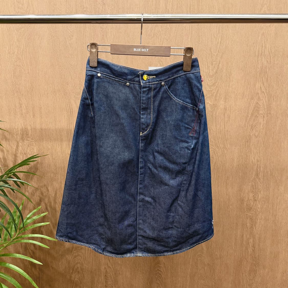 리바이스 엔지니어드진 데님 미디 스커트 백 플리츠 디테일 A라인 중청 상품이미지1