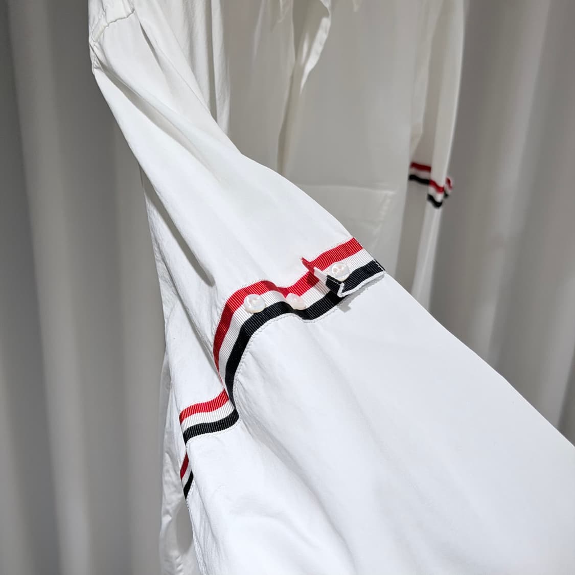 (A+/5) / 톰브라운 옥스포드 그로그랭 암밴드 클래식 셔츠 화이트 상품이미지5