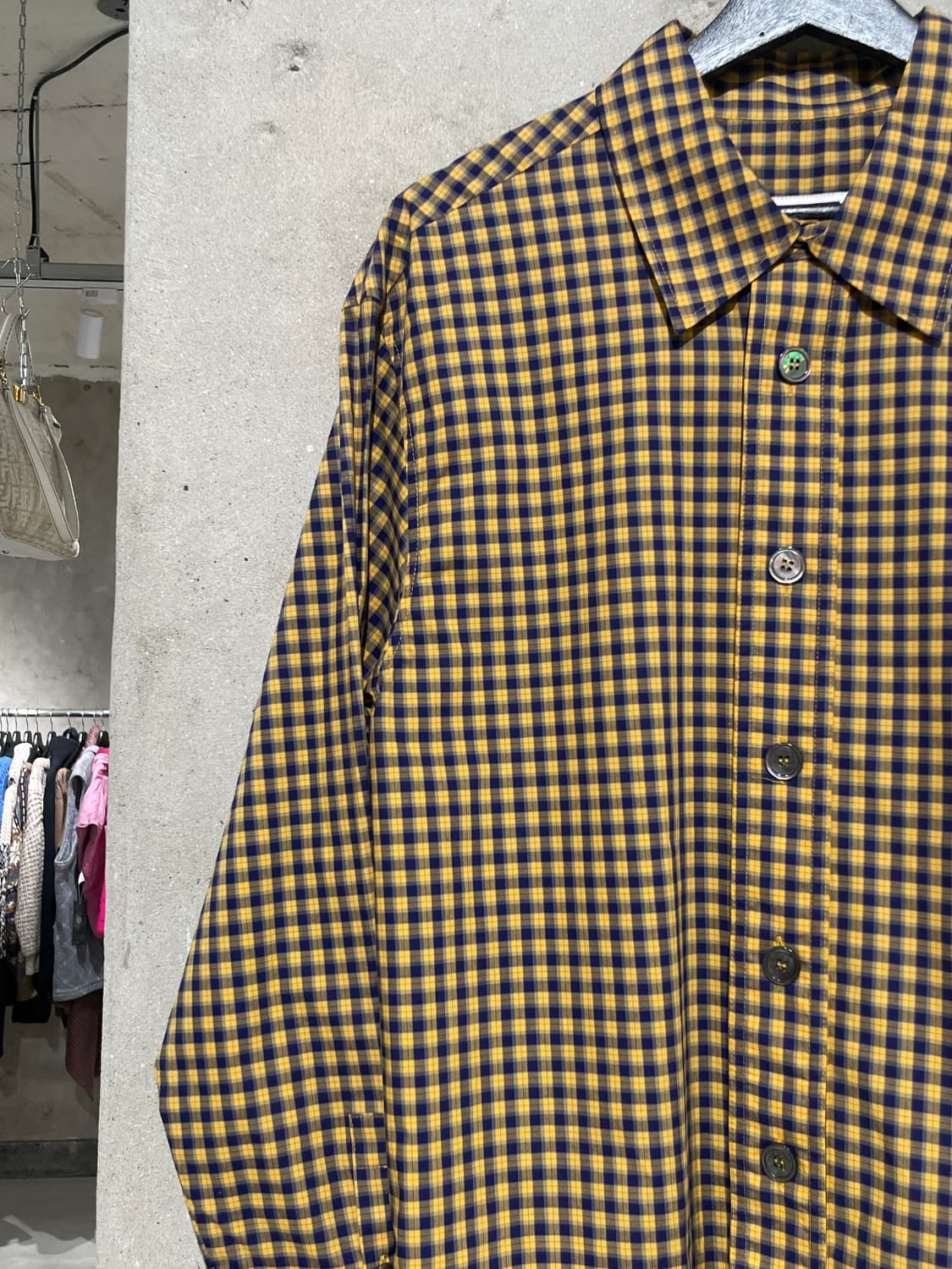 우영미 18S/S 백 커브 로고 체크 셔츠 상품이미지3